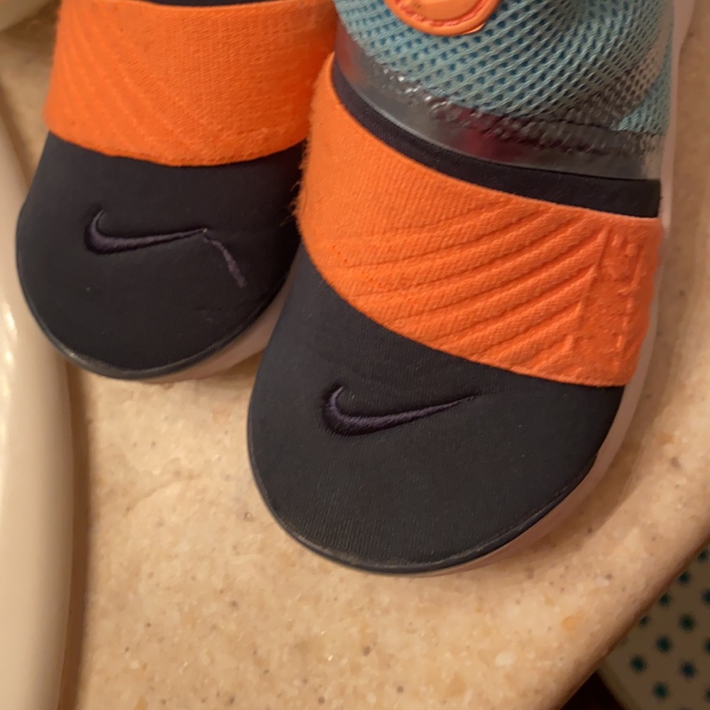 Toddle Nikes